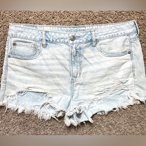 American Eagle Shorts Distressed Light Wash Size 12
